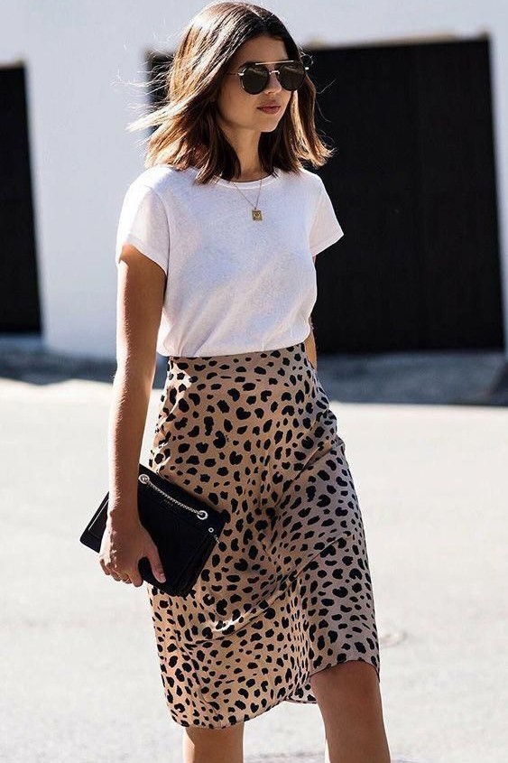 Women's Business casual outfit with a t-shirt and a skirt