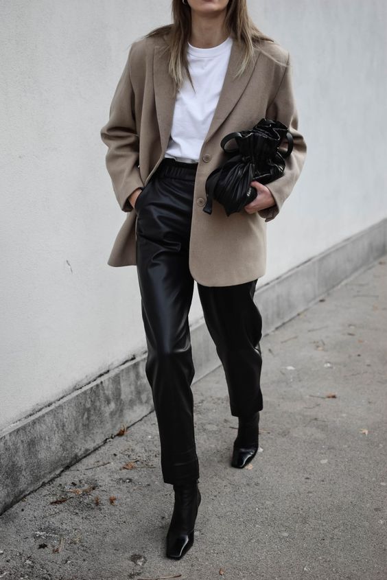 The Beauty of a girl in leather | Black leather pants, Black fashion, Leather  pants